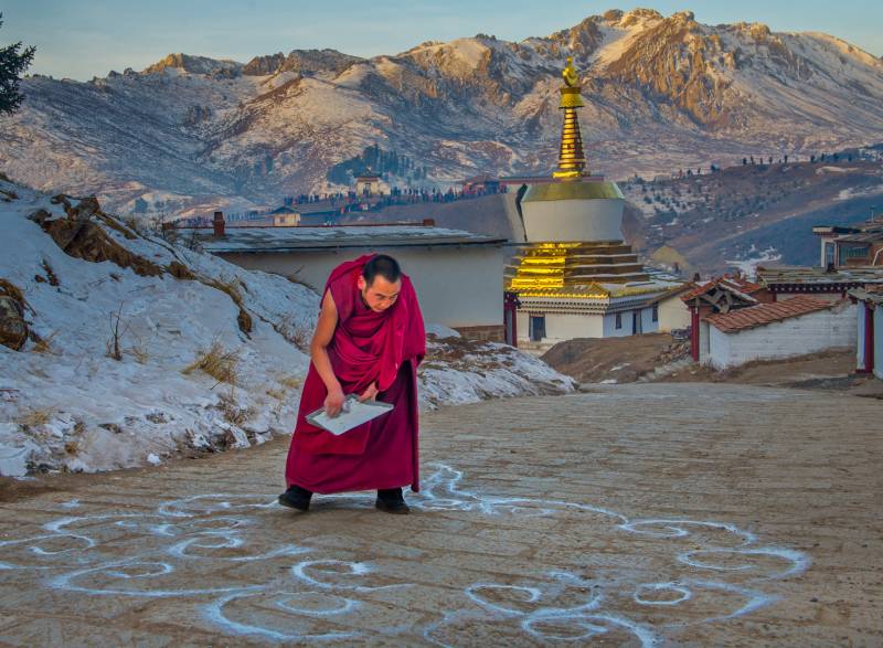Tibetan Monk Drawing Graffitti, King  Francis , Canada