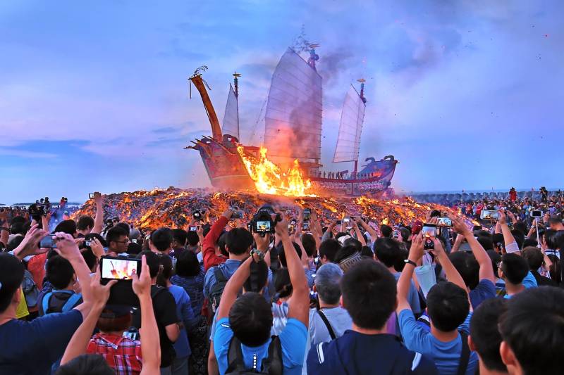 Burn The Boat2, Mak  Yiu Tung , Hong Kong