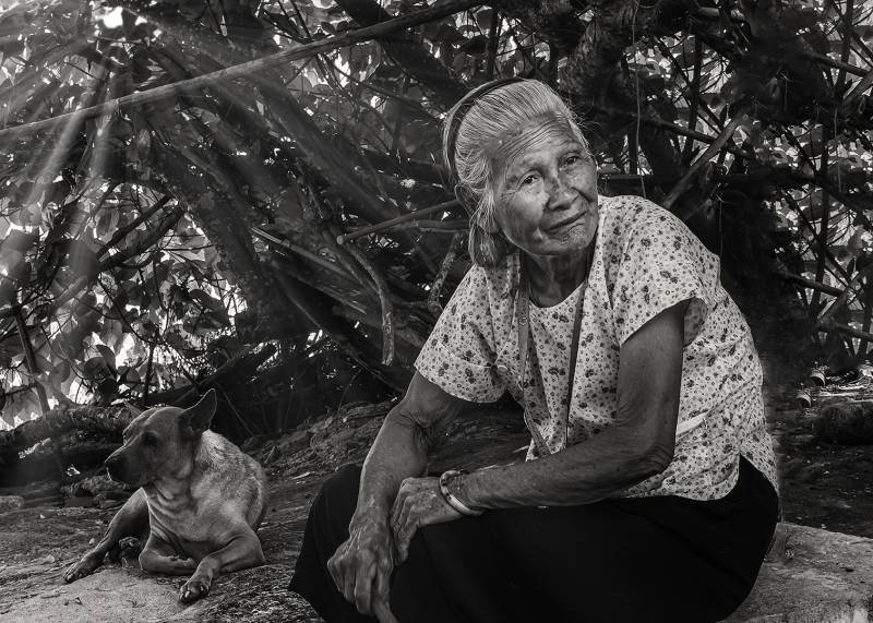Old Woman And Dog, Au-yeung  Kwong Ying , Hong Kong